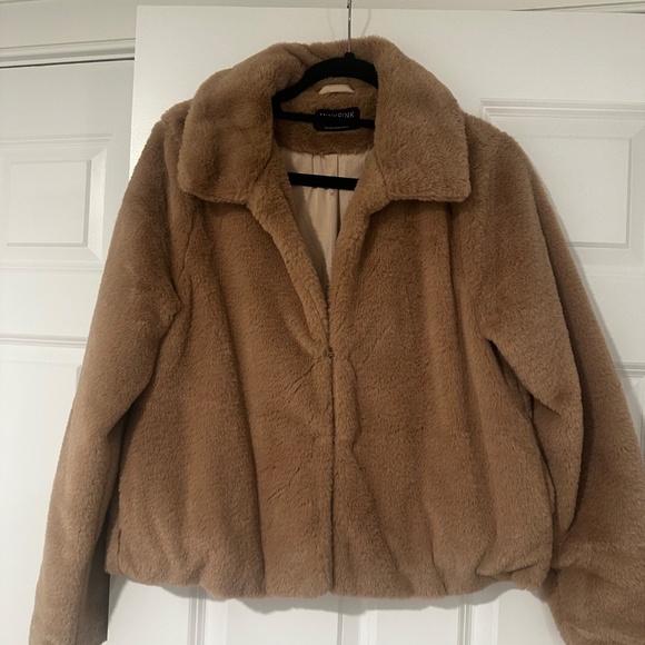 MINKPINK NAOMI FAUX FUR JACKET CAMEL - Size Medium - Picture 10 of 12